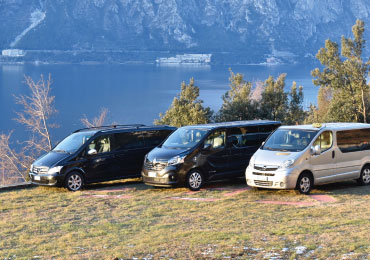 Una veduta del parco macchine di Abusivo, noleggio con conducente.